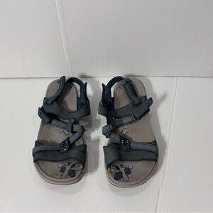 Merrell Bering Sea #J53246 strappy sandal size 7